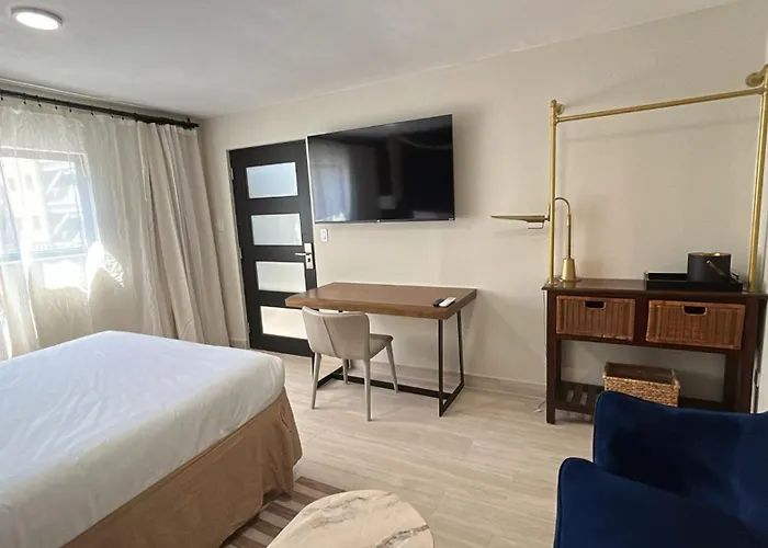 Metro Art Hotel